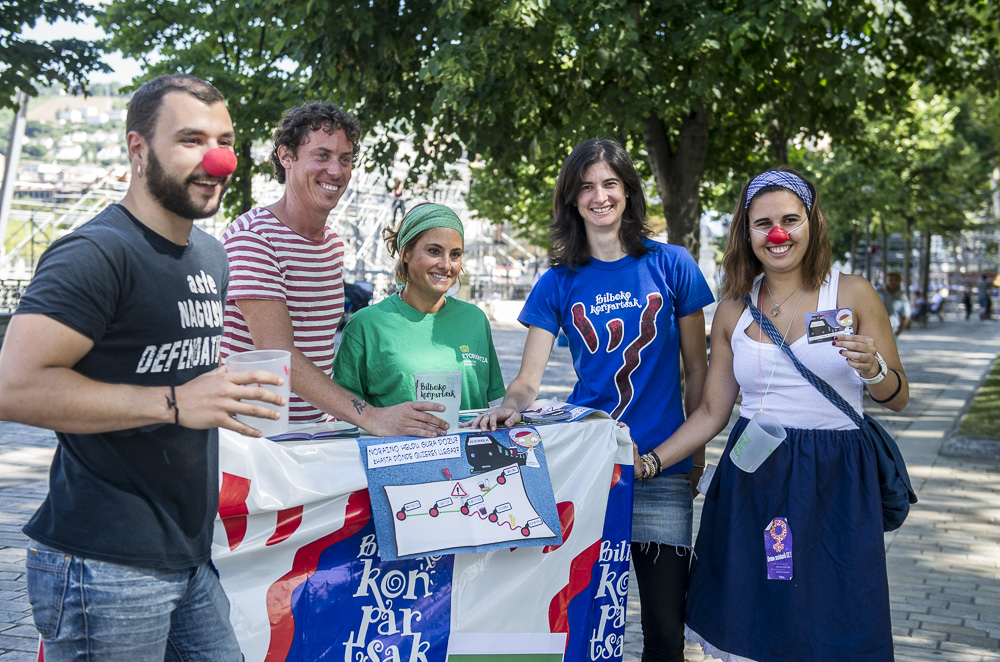 Bilboko Konpartsak y Etorkintza Elkargoa presentan su  campaña conjunta para la reducción de los riesgos del  consumo de alcohol.