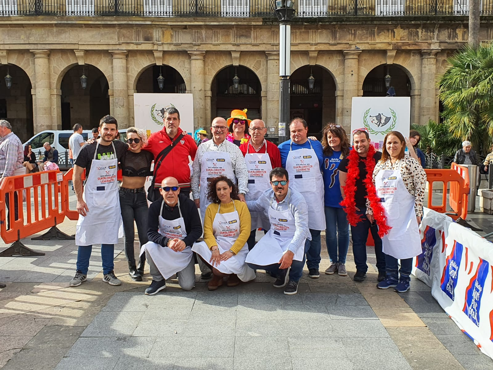 Gastronomía y Carnaval se dan cita en la Plaza Nueva